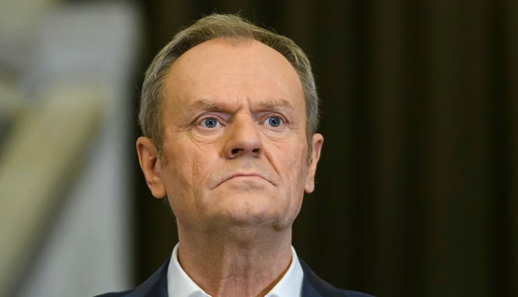 Tusk po spotkaniu Hołowni z PiS.  Utrzymanie koalicji jest trudne"