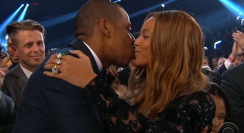 Beyonce, Jay Z kissing