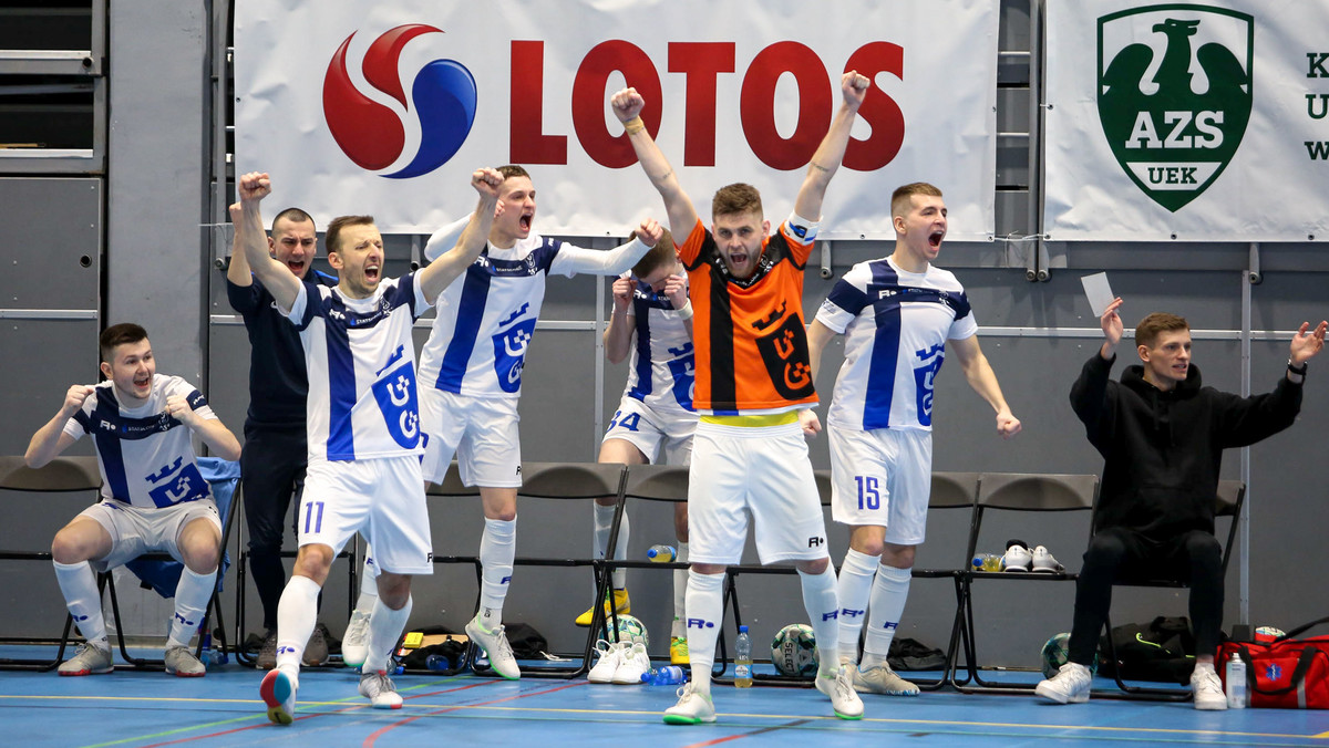 W Krakowie rozpoczęły się finały Akademickich Mistrzostw Polski w futsalu mężczyzn