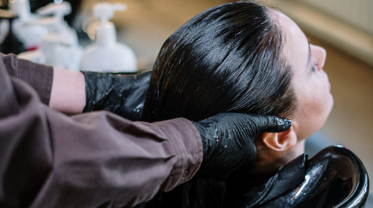 Az aszály miatt csak egyszer moshatják a vendégek haját a fodrászok Olaszországban /Illusztráció: Pexels