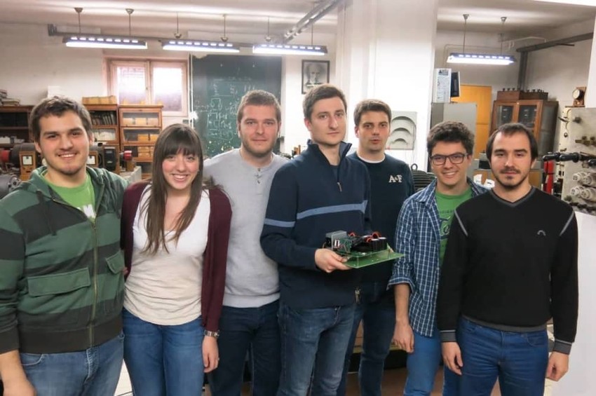 Power Converter Team sa Elektrotehničkog fakulteta čine studenti Miloš Ješić, Dušan Čohadžić, Andreja Tonev, Dragana Vujanović, Janko Čeliković i Nikola Petrović, pod mentorstvom asistenta Nikole Popova i profesora Slobodana Vukosavića.