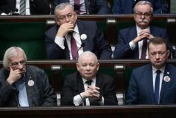 Jarosław Kaczyński i politycy PiS w Sejmie