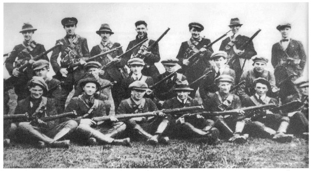 Żołnierze IRA podczas irlandzkiej wojny o niepodległość (1919-1921)