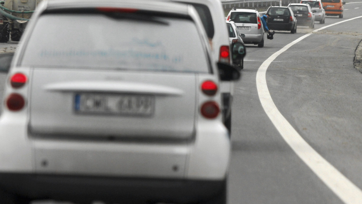 40 minut muszą czekać kierowcy na autostradzie A1 na bramkach w miejscowości Nowa Wieś. Ogromny, pięciokilometrowy korek ciągnie się na odcinku Toruń-Gdańsk - podaje Generalna Dyrekcja Dróg Krajowych i Autostrad.