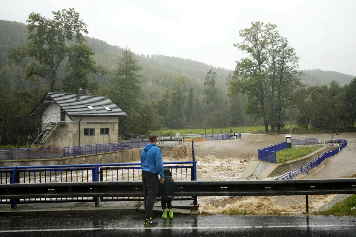  Czechy walczą z powodzią. Tysiące ludzi ewakuowanych