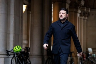 Ukraina wyciąga rękę, Rosja odpowiada atakami. Zełenski o rozejmie energetycznym