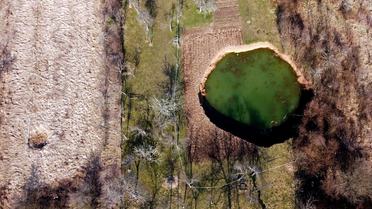 Chorwacja: pojawiają się dziesiątki wielkich zapadlisk po trzęsieniu ziemi w grudniu 2020 r.