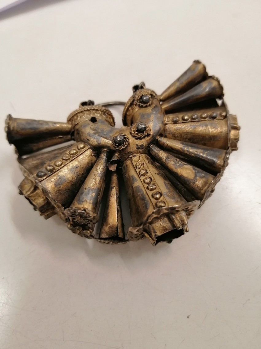 Ovaj komad nakita je iz Etnografske spomen-zbirke Hristifora Crnilovića