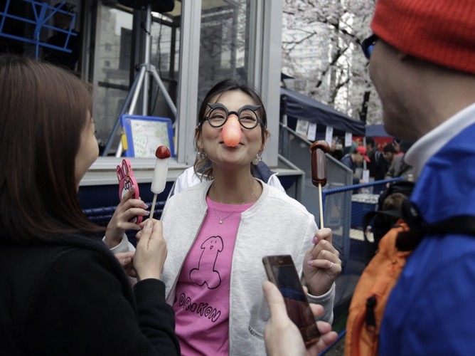 Festiwal stalowego penisa w Japonii 2016