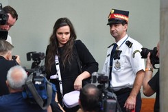 Posłanka Jachira podczas ślubowania Glapińskiego rozrzuciła imitacje banknotów