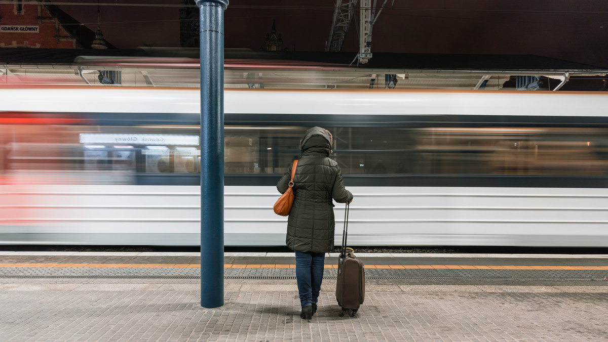 PKP Intercity przypomina o planowaniu świątecznych podróży. Można zaoszczędzić