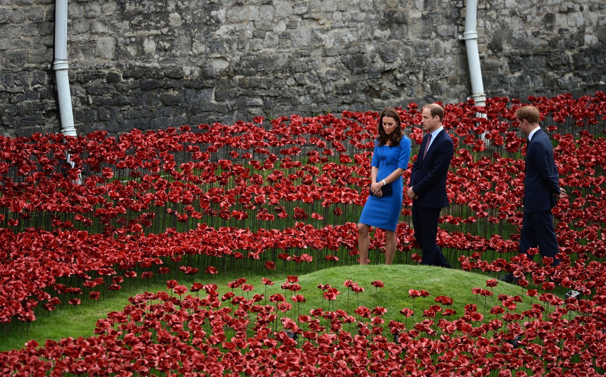 Czerwone maki w Tower of London. Fot.  EPA/ANDY RAIN