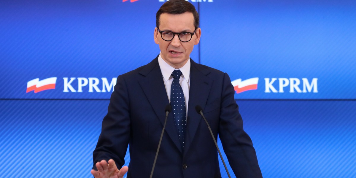 Premier Mateusz Morawiecki zapowiada, że paliwo na stacjach będzie wkrótce tańsze nawet o 70 gr za litr