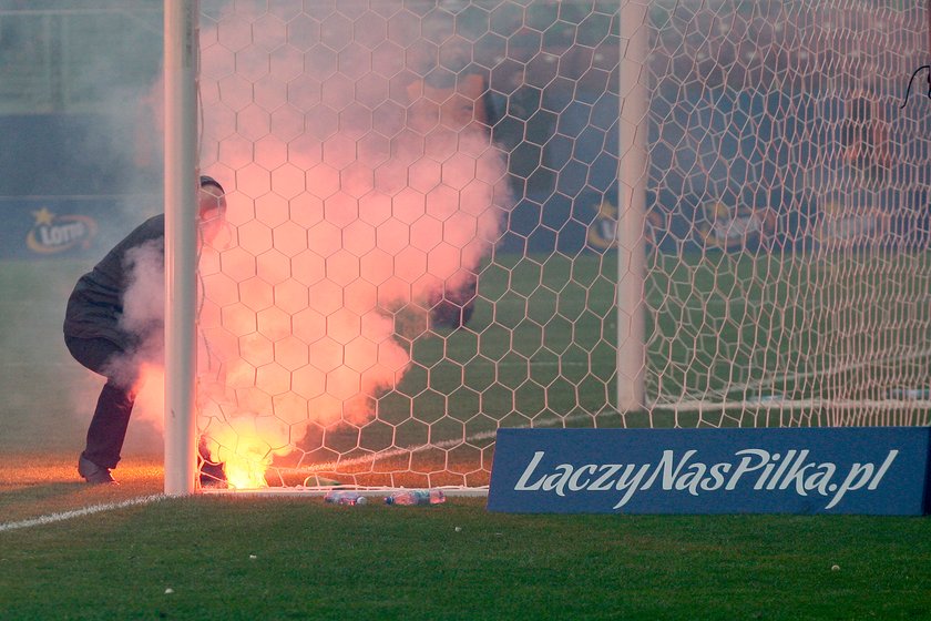 Finał Pucharu Polski – pseudokibice zdemolowali stadion. Są zarzuty!