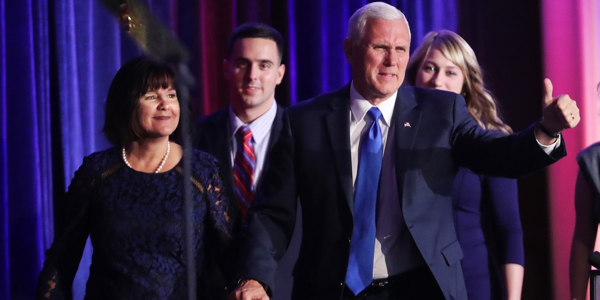 Mike Pence z żoną Karen podczas wieczoru wyborczego