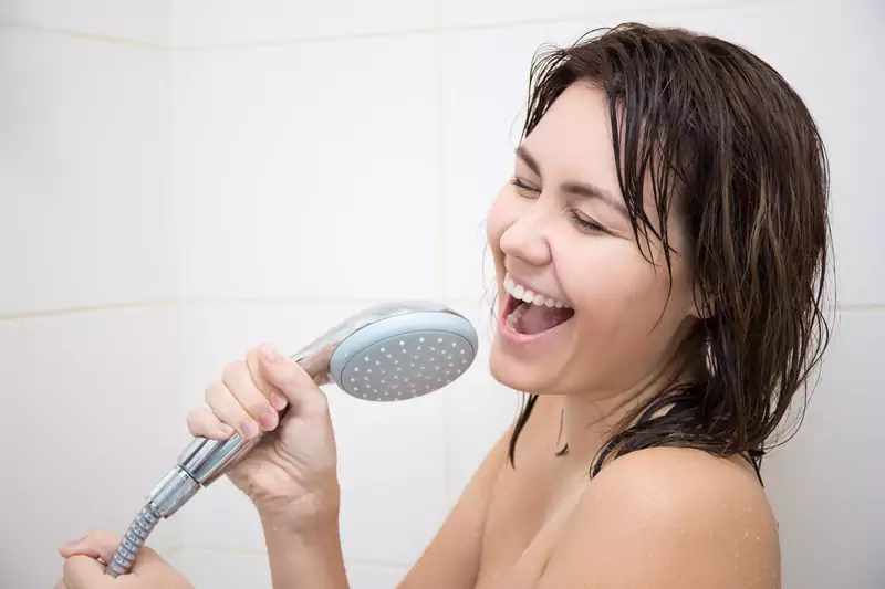 Każdy lubi śpiewać pod prysznicem!