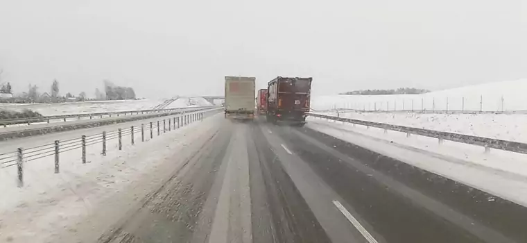 Inspektorzy nie kryli zdziwienia. Kierowca korzystał ze sprzętu, który już dawno wyszedł z użycia