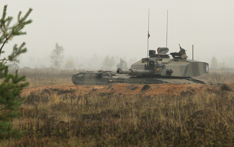 Czołg Challenger brytyjskiej 12. Brygady Zmechanizowanej z Bulford