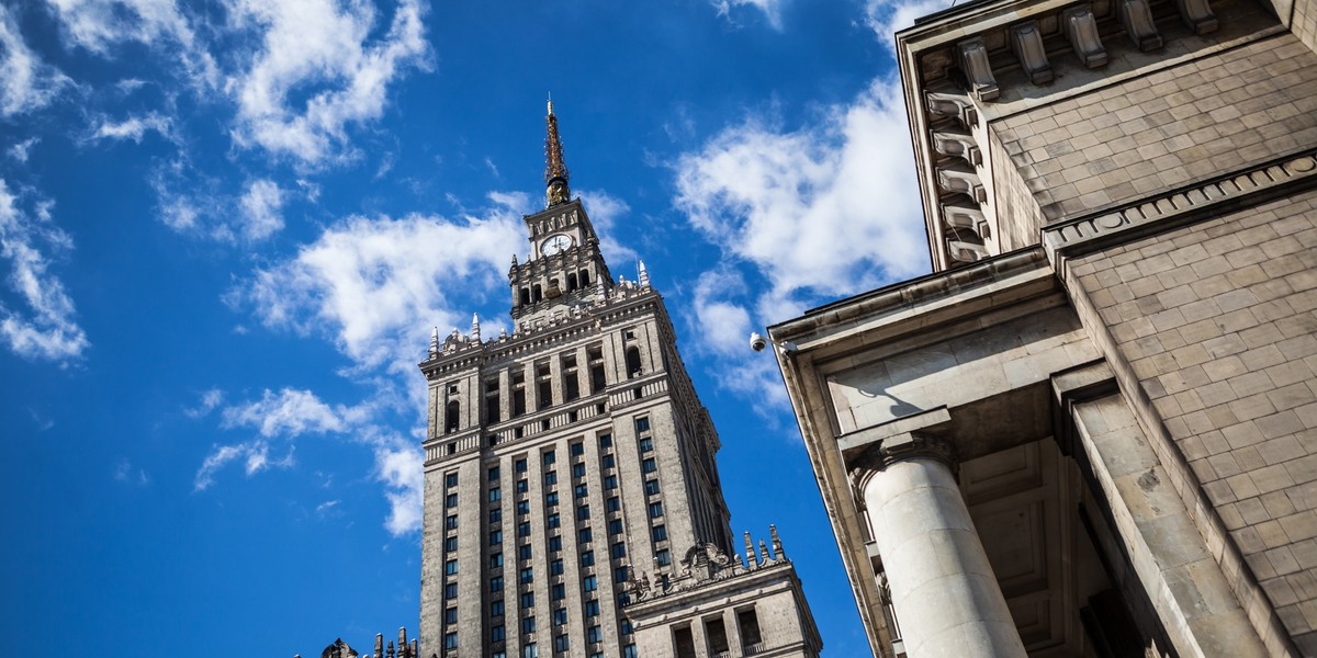 Dynamika PKB, odczyty inflacji, dane o produkcji przemysłowej, sprzedaży detalicznej, czy sygnały z rynku pracy sugerują, że polska gospodarka pędzi i zatrzymać się nie zamierza