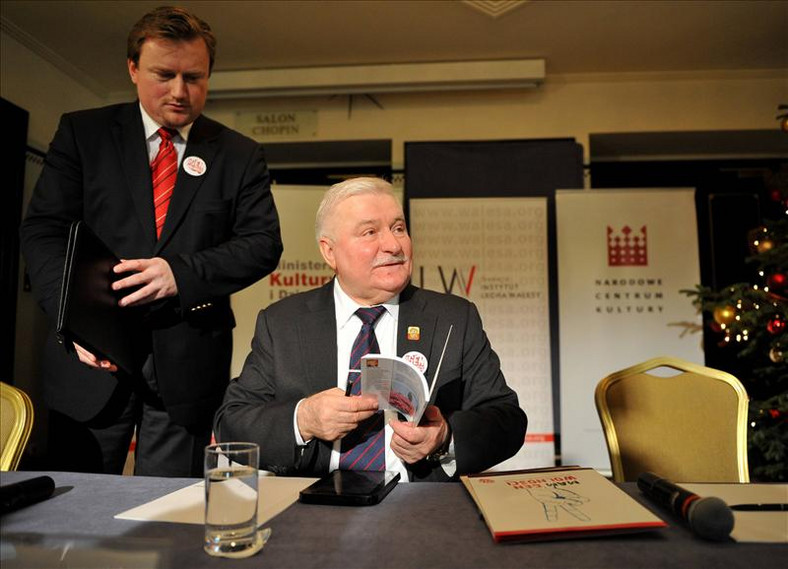 Lech Wałęsa ze swoim asystentem, Piotrem Gulczyńskim