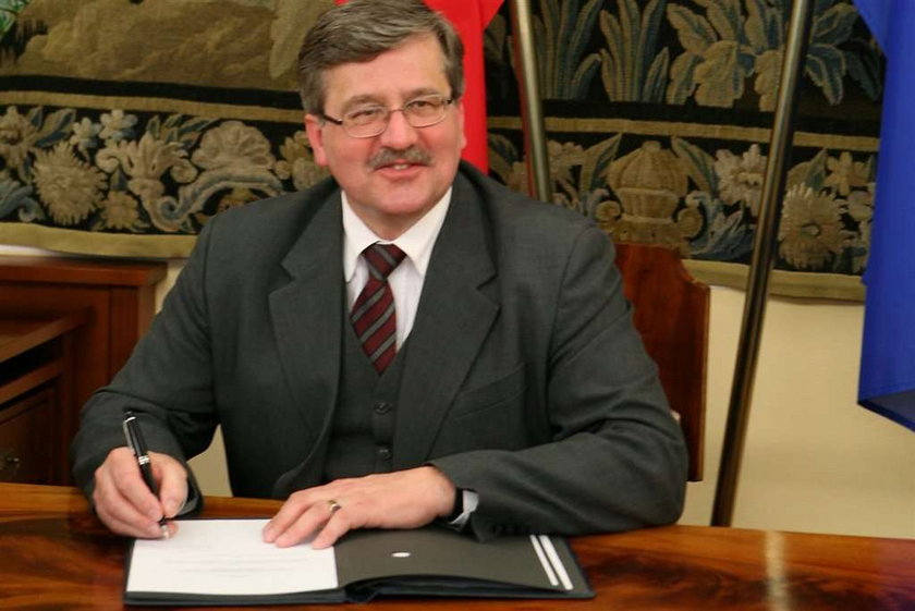 Komorowski pisze sam do siebie