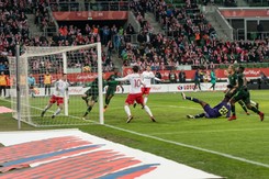 Sędzia okradł Polaków z gola i podyktował dla Nigerii karnego z kapelusza