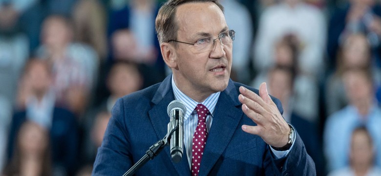 Wyniki wyborów 2023. Sikorski w CNN nawiązał do aborcji. "Surowiej niż w Iranie"