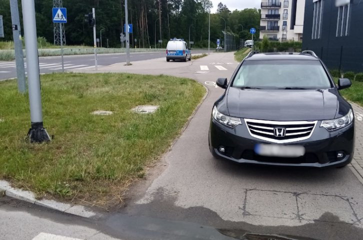Na wylocie z Olsztyna w stronę Bartąga zderzyły się dwa samochody