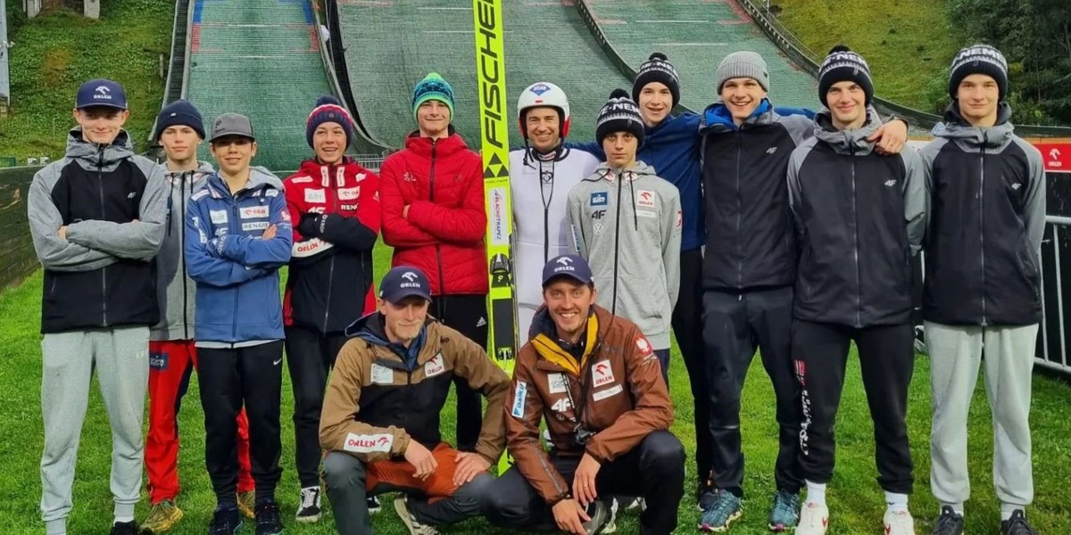 Kamil Stoch z zawodnikami klubu Eve-nement Zakopane.