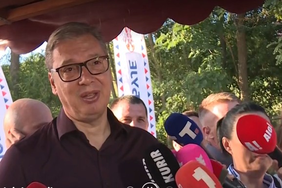 (FOTO, VIDEO) "ZA 2 DO 4 MESECA IMAĆEMO ODLUČUJUĆE IZBORE" Vučić u Drežniku: "Služio sam vam verno, mnoge noći nisam spavao"