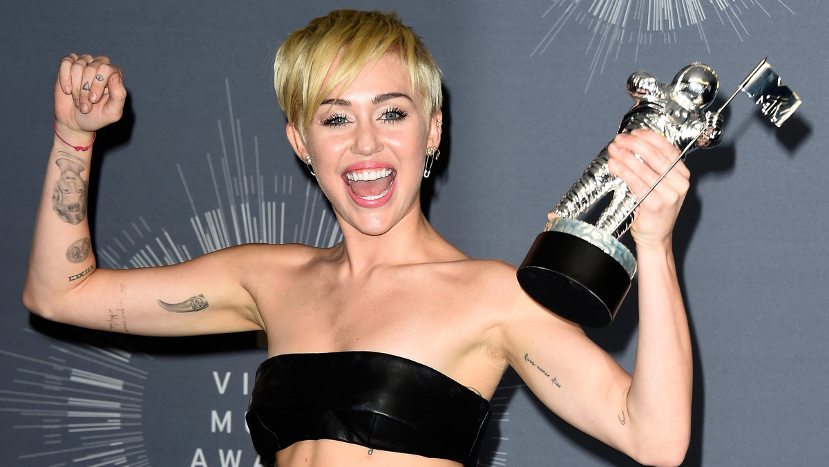 Gala MTV Video Music Awards odbyło się w niedzielę, 24 sierpnia w Inglewood w Kalifornii. Statuetkę za "Najlepszy teledysk" odebrała Miley Cyrus ("Wrecking Ball"). Cyrus pokonała m.in. Beyonce oraz Pharrella Williamsa.