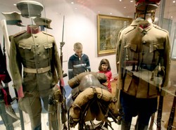 Biją się o budynek dla Wojska Polskiego