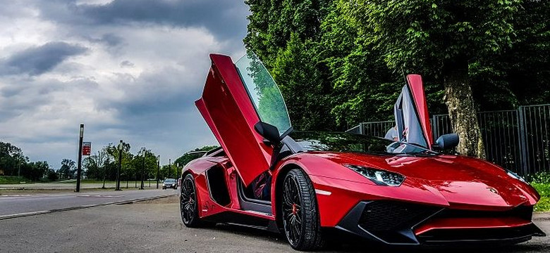 Polak na trasie legendarnego wyścigu. Pojedzie 750-konnym Lamborghini Aventadorem [FOTO]