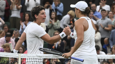 Wimbledon: trzysetowa przeprawa Barty z Suarez Navarro na otwarcie