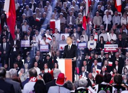 Niespodzianka na konwencji Nawrockiego. Nieoczekiwany gość pojawił się na scenie