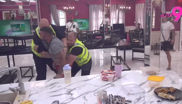 VEST O TRUDNOĆI PRED SAM KRAJ?! Starleta se danima žalila na mučninu, Asmin ODMAH TRAŽIO DA URADI TEST - Obezbeđenje ga jedva odvuklo!