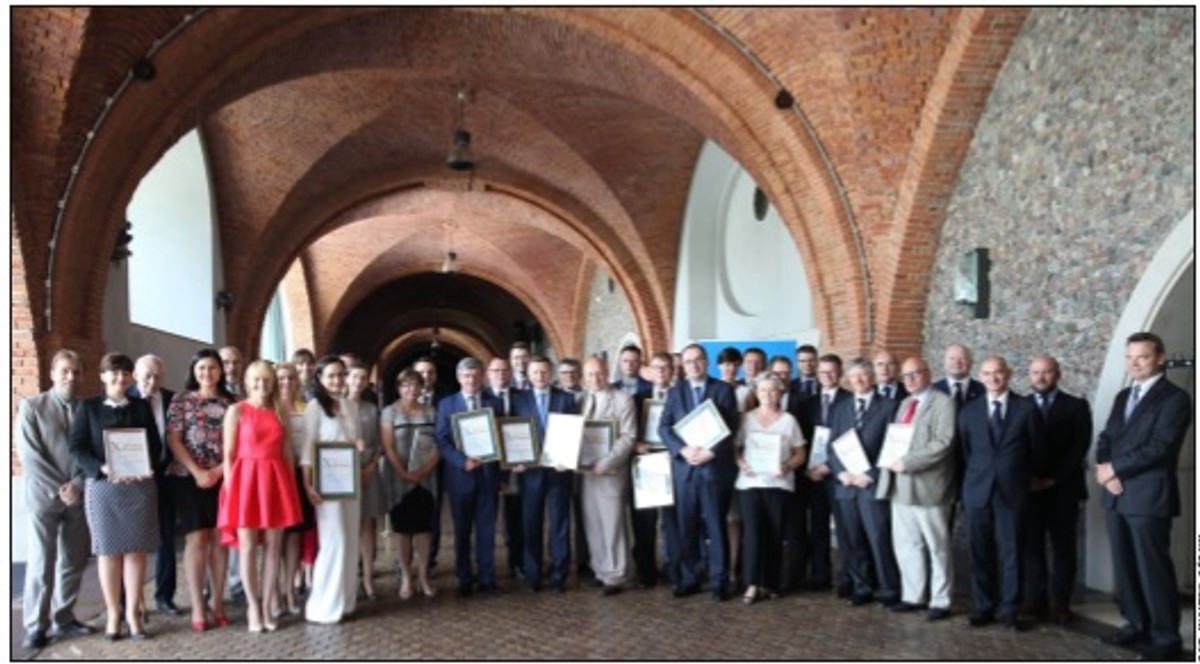 Wyróżnieni i laureaci z uczelni publicznych i niepublicznych w X jubileuszowym Rankingu Wydziałów Prawa oraz goście specjalni/ fot. Wojtek Górski