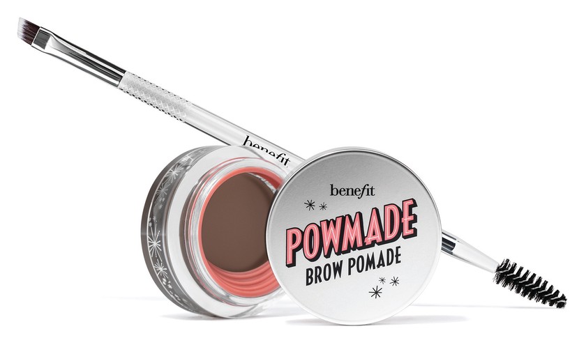 Das Augenbrauenprodukt von Benefit für 32 Franken gibt es in den Sephora Corners bei Manor, den Geschäften von Sephora Sihlcity und Sephora Balexert, sowie online auf manor.ch.