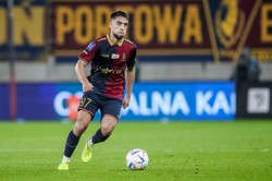 Luis Mata nie poleciał do Turcji. Jego czas w Pogoni Szczecin dobiega końca