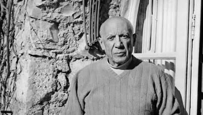 Elképesztő luxus: eladóvá vált Pablo Picasso kacsalábon forgó palotája - galéria
