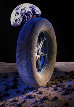 Opona z Księżyca trafi do twojego auta