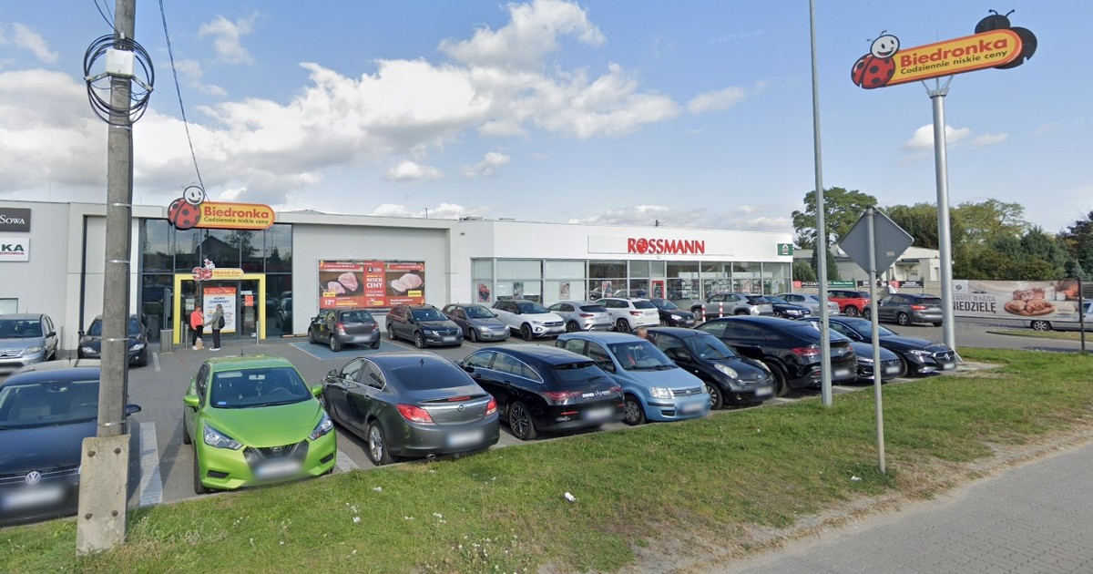 400 zł kary za postój pod Biedronką. Klienci mówią o „skandalu”