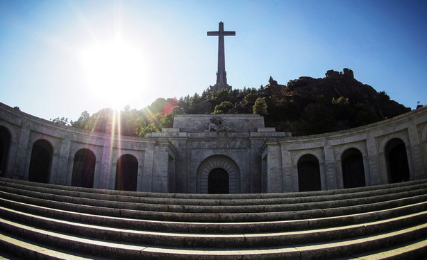 Sąd Najwyższy wstrzymał ekshumację generała Franco. "Jego obecność w mauzoleum uwłacza pamięci ofiar"