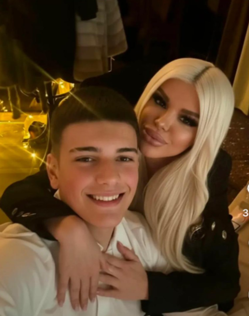 Dara Bubamara sa sinom Kostom 