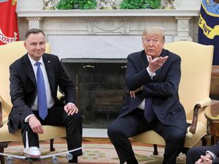 Waszyngton, 24.06.2020. Prezydent Andrzej Duda oraz prezydent Donald Trump podczas rozmowy w Gabinecie Owalnym Białego Domu 