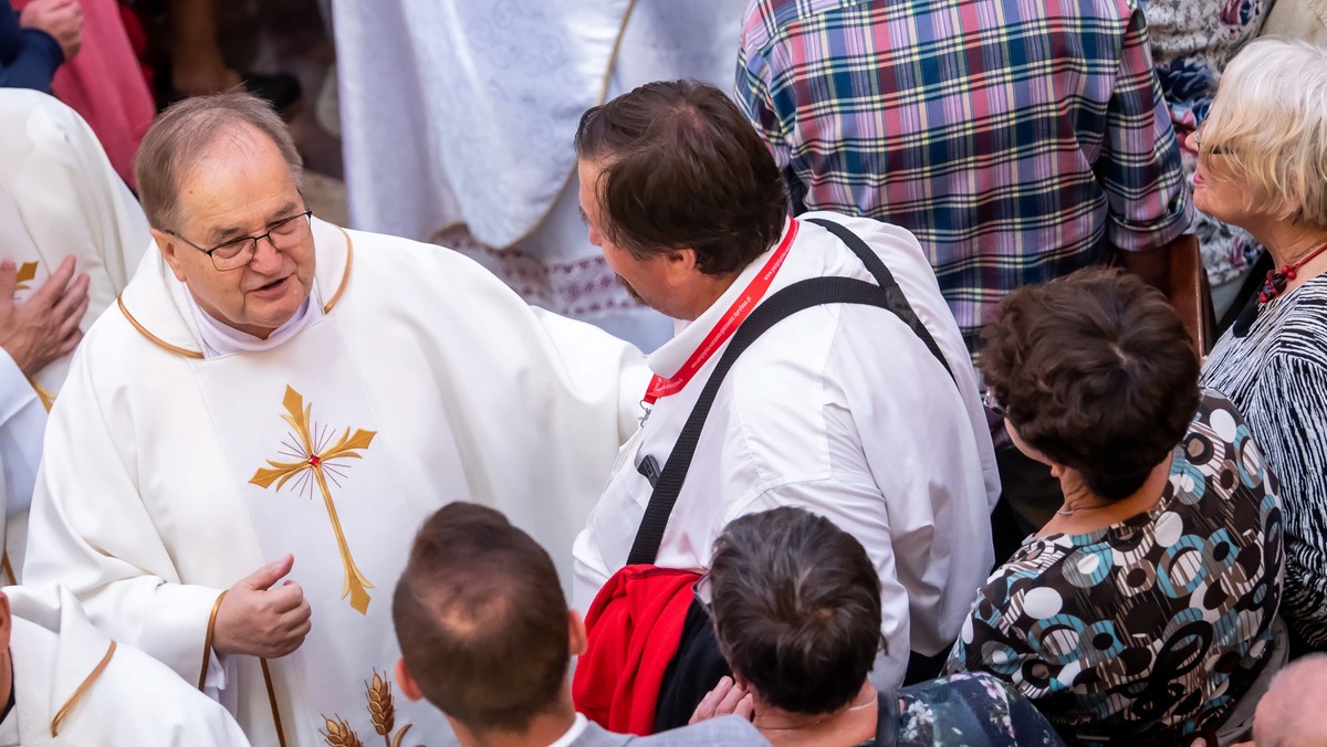 Dziś odbyło się doroczne "Dziękczynienie w Rodzinie", czyli XI spotkanie środowisk Radia Maryja i TV Trwam. Prezydent Andrzej Duda podkreślił w liście do pielgrzymów, którzy przyjechali do Torunia, że w rodzinie "ma swoje źródło to wszystko, co najważniejsze dla przyszłości Polski".