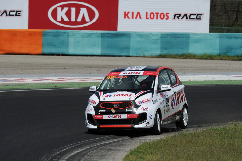 Kia Lotos Race