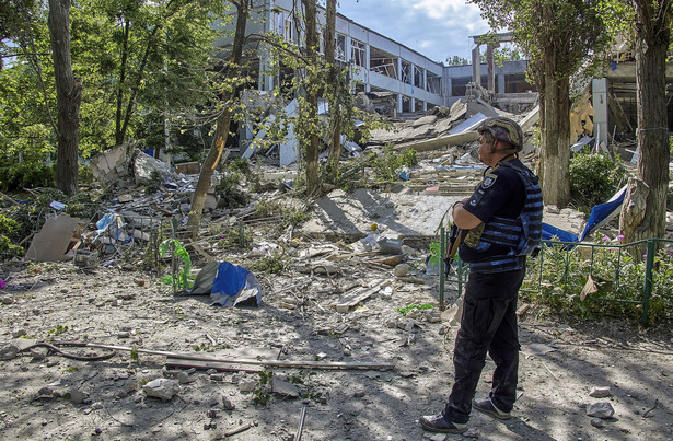 Zniszczona szkoła w Charkowie