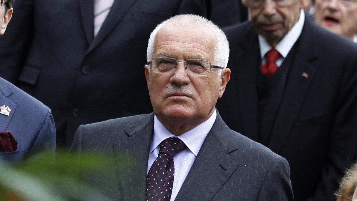 Prezydent Czech Vaclav Klaus zaprezentował dzisiaj swą nową książkę, w której - tradycyjnie już - ostro krytykuje Unię Europejską. Jego zdaniem Europa znalazła się w ślepej uliczce.