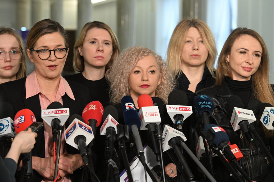 Posłanki Lewicy w Sejmie podczas konferencji prasowej na temat ustawy aborcyjnej